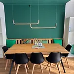 Bergtraum Schwimmbad, Sauna, Familienbett, Kinderbett, 2 Baeder *